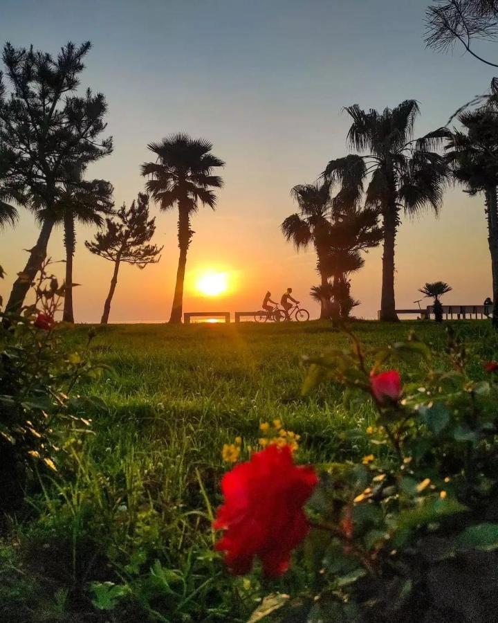 Aparthotel Orbi City Sea View - Special Category Batumi Zewnętrze zdjęcie